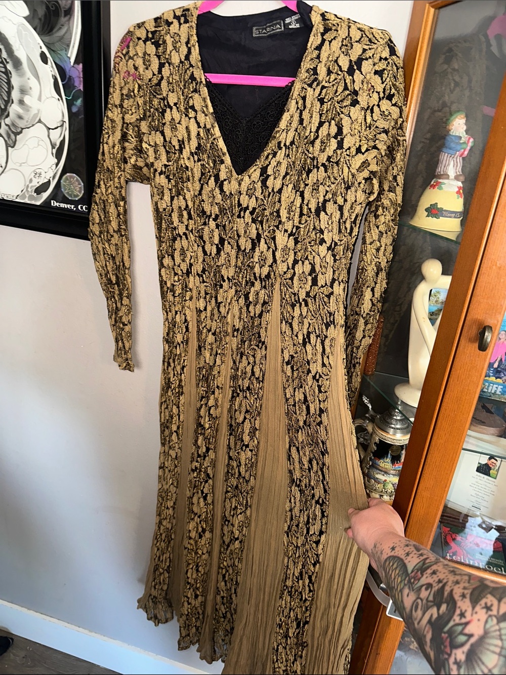 Stamina Long Sleeve V-Neck Floral Lace Maxi Dress in Gold and Black